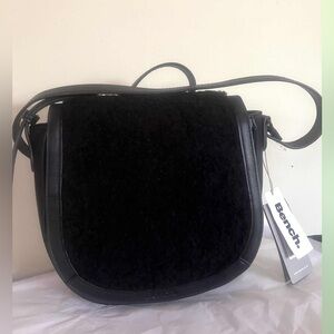 Bench Elegant Black Crossbody Bag